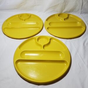 Sectional Divided Vintage Retro Plastic Picnic Camping Plates, Set of 3
